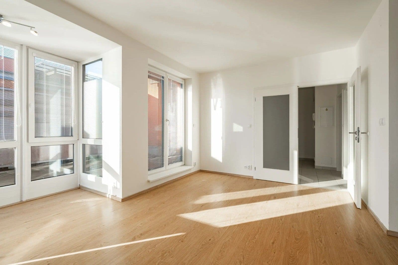 Predaj bytu 3-izbový 74 m², K Meteoru, Hradec Králové, Královéhradecký kraj Predaj bytu 3-izbový 74 m², K Meteoru, Hradec Králové, Královéhradecký kraj