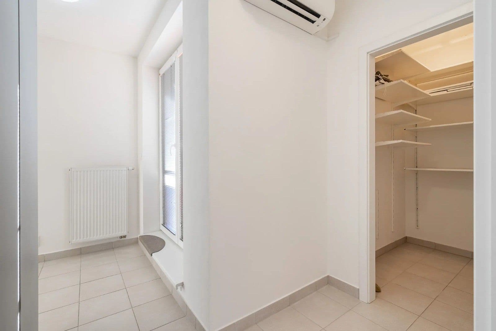 Predaj bytu 3-izbový 74 m², K Meteoru, Hradec Králové, Královéhradecký kraj Predaj bytu 3-izbový 74 m², K Meteoru, Hradec Králové, Královéhradecký kraj