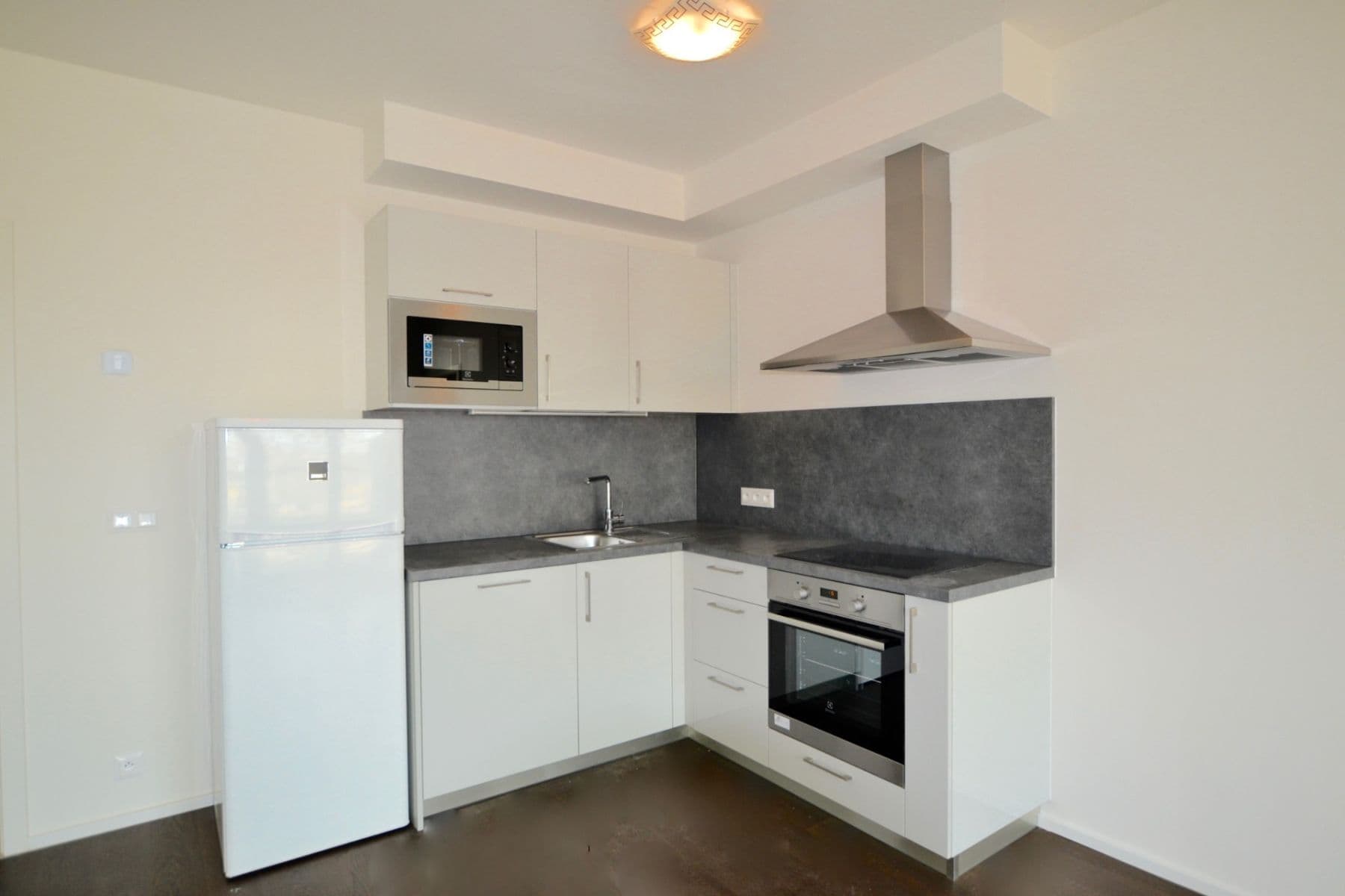 Prenájom bytu 1-izbový 34 m², Archangelská, Praha, Praha Prenájom bytu 1-izbový 34 m², Archangelská, Praha, Praha