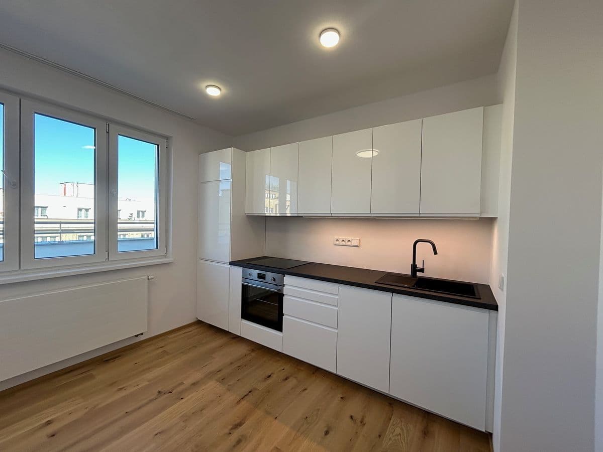 Prenájom bytu 2-izbový 71 m², Pod Drinopolem, Praha, Praha Prenájom bytu 2-izbový 71 m², Pod Drinopolem, Praha, Praha