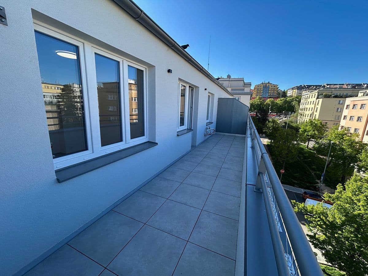 Prenájom bytu 2-izbový 71 m², Pod Drinopolem, Praha, Praha Prenájom bytu 2-izbový 71 m², Pod Drinopolem, Praha, Praha