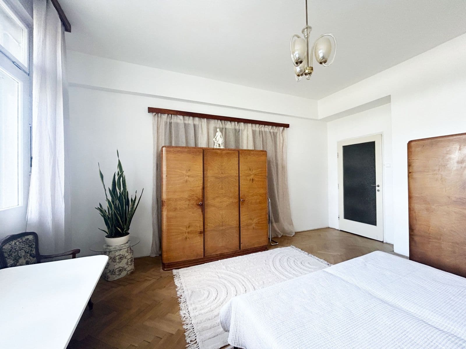 Prenájom bytu 2-izbový 73 m², Milady Horákové, Praha, Praha Prenájom bytu 2-izbový 73 m², Milady Horákové, Praha, Praha