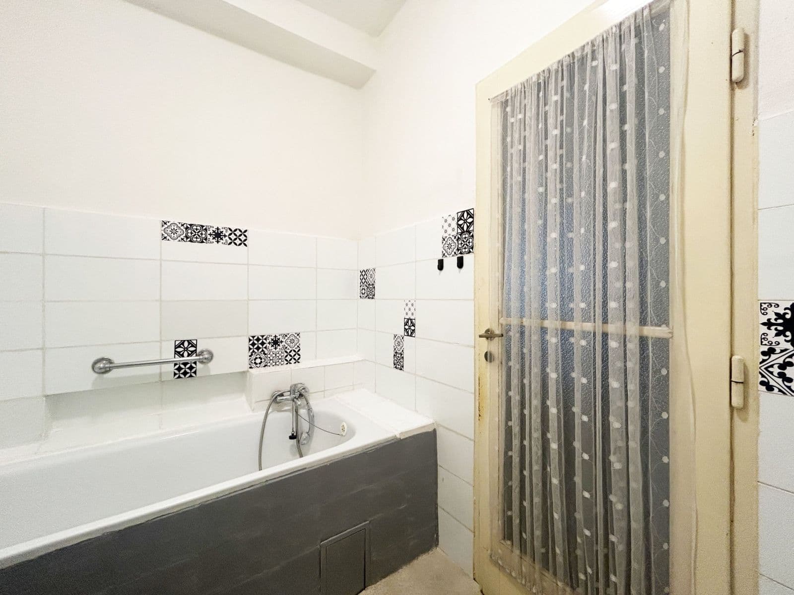 Prenájom bytu 2-izbový 73 m², Milady Horákové, Praha, Praha Prenájom bytu 2-izbový 73 m², Milady Horákové, Praha, Praha
