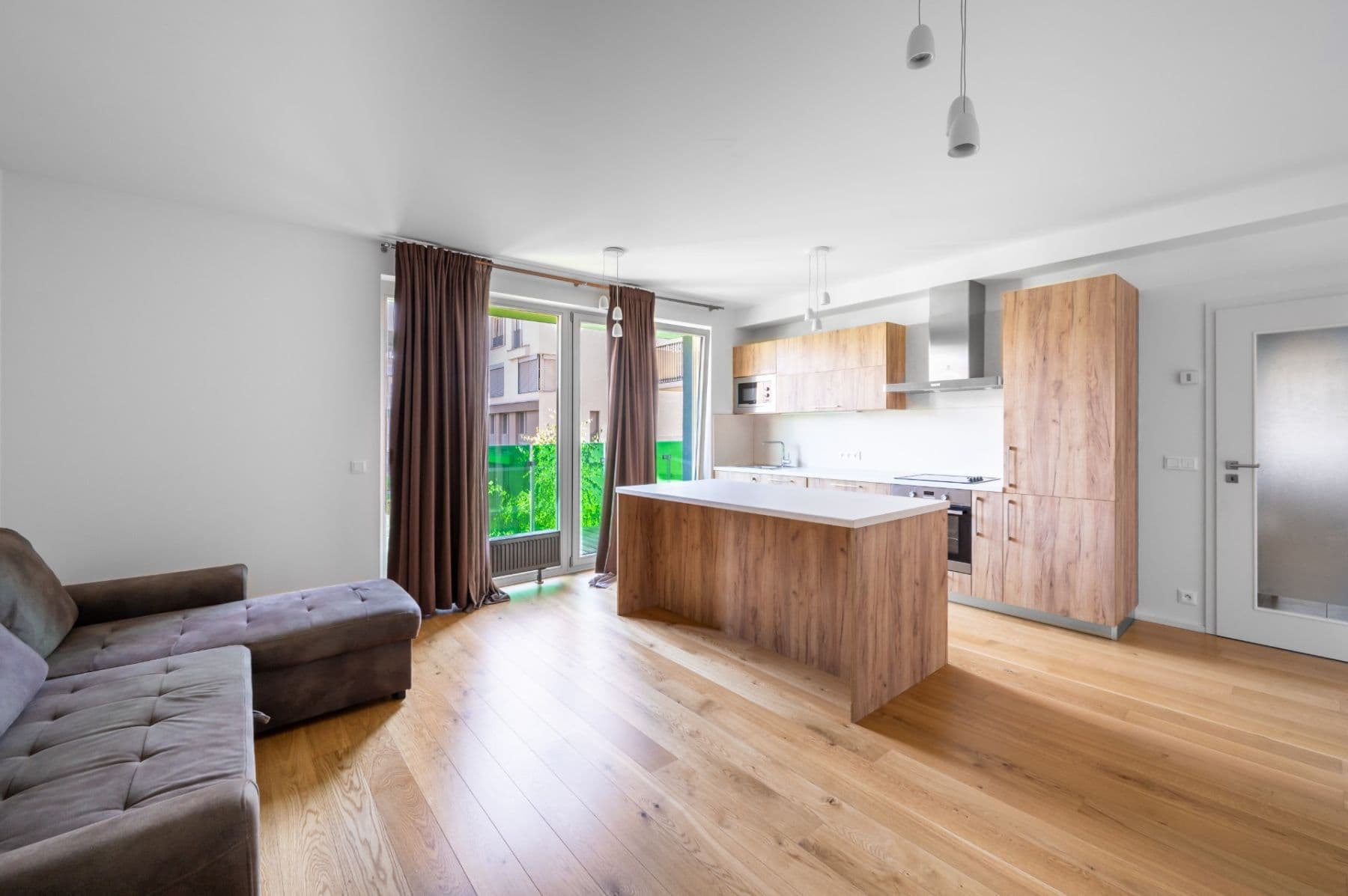Prenájom bytu 2-izbový 61 m², Altajská, Praha, Praha Prenájom bytu 2-izbový 61 m², Altajská, Praha, Praha