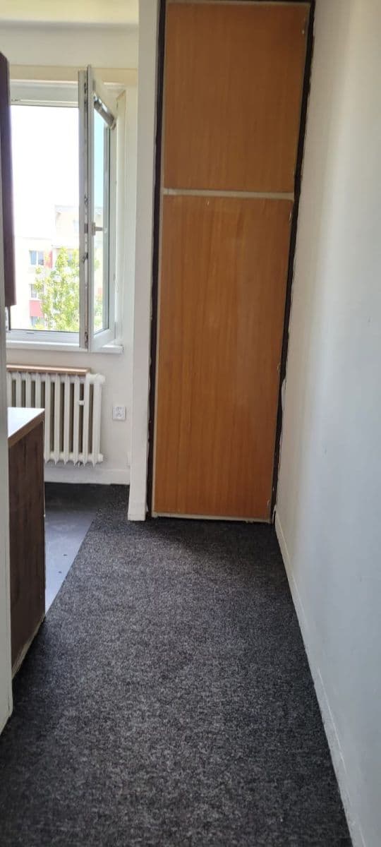Prenájom bytu 1-izbový 44 m², tř. Kosmonautů, Olomouc, Olomoucký kraj Prenájom bytu 1-izbový 44 m², tř. Kosmonautů, Olomouc, Olomoucký kraj