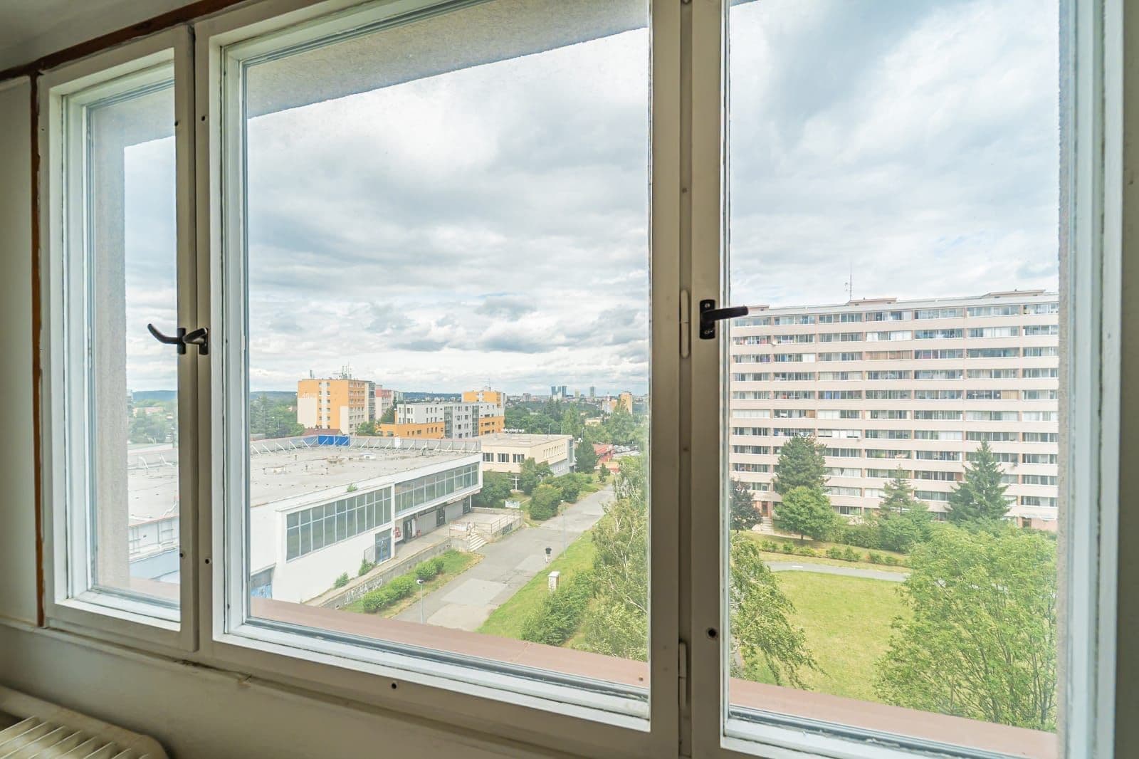 Prenájom bytu 4-izbový 62 m², Tajovského, Praha, Praha Prenájom bytu 4-izbový 62 m², Tajovského, Praha, Praha