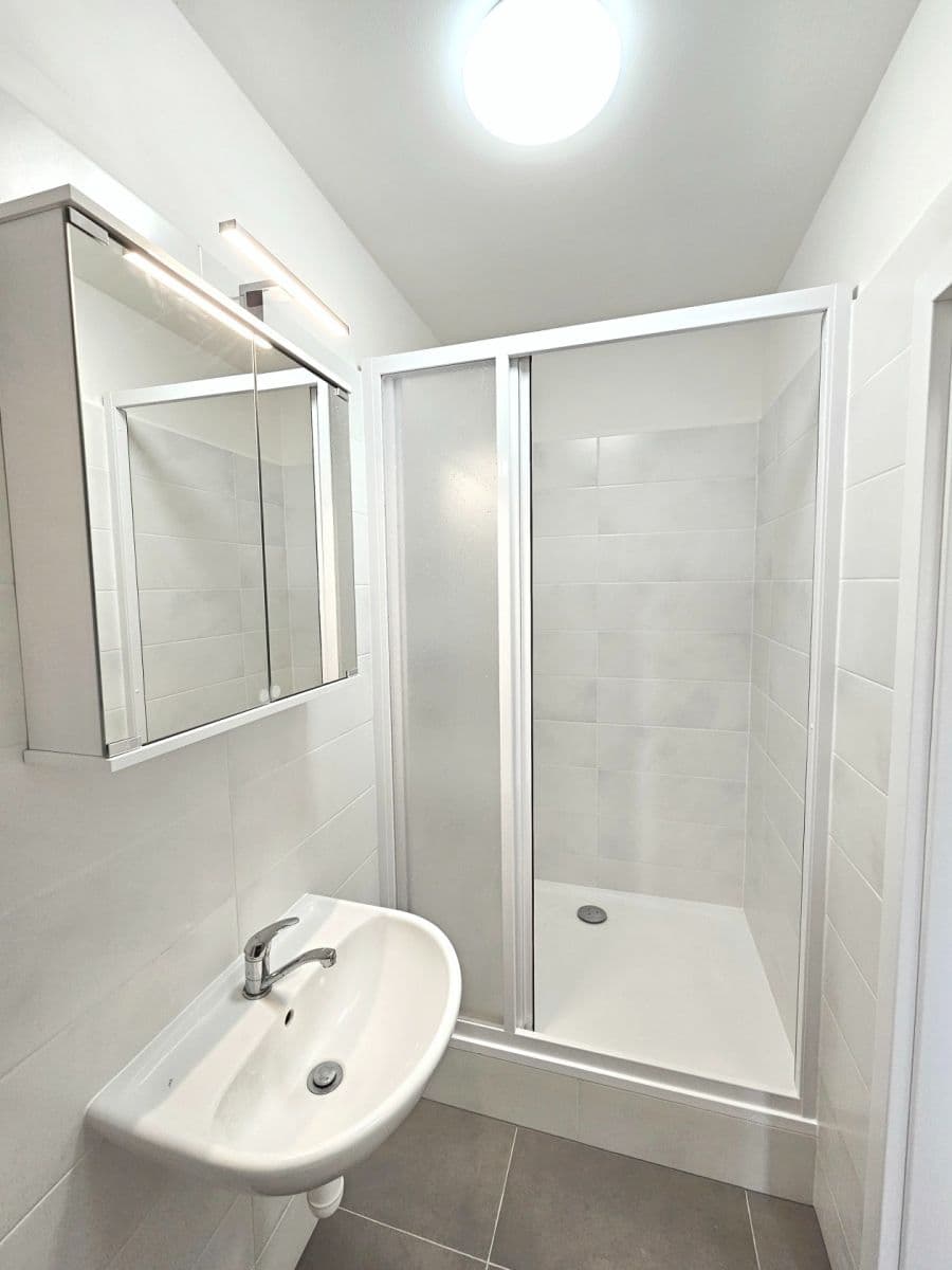 Prenájom bytu 1-izbový 38 m², Karáskovo náměstí, Brno, Jihomoravský kraj Prenájom bytu 1-izbový 38 m², Karáskovo náměstí, Brno, Jihomoravský kraj