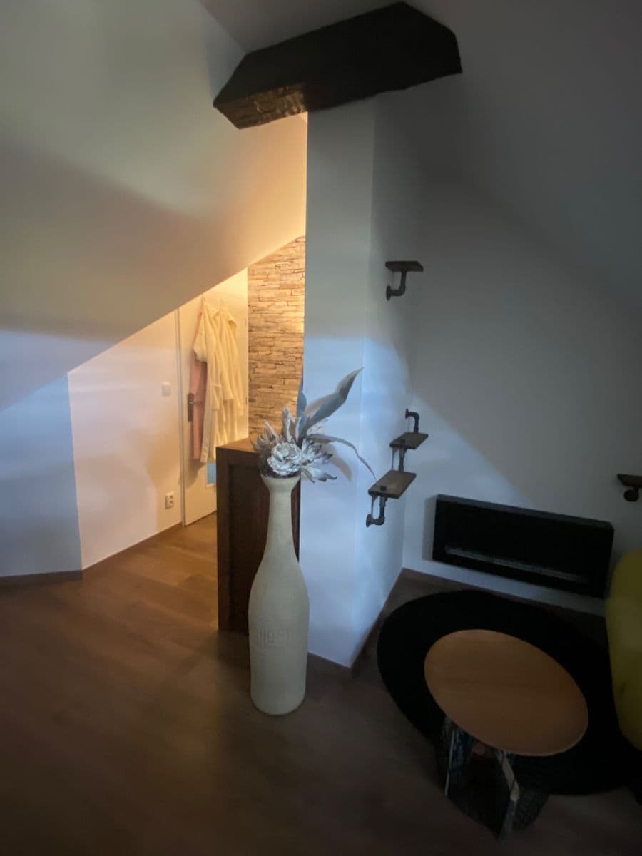 Predaj bytu 3-izbový 90 m², Mirešická, Jinočany, Středočeský kraj Predaj bytu 3-izbový 90 m², Mirešická, Jinočany, Středočeský kraj