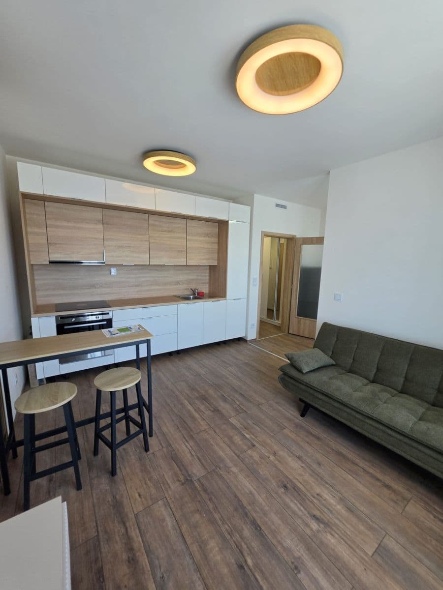 Prenájom bytu 1-izbový 32 m², Arnošta Staňka, Praha, Praha Prenájom bytu 1-izbový 32 m², Arnošta Staňka, Praha, Praha