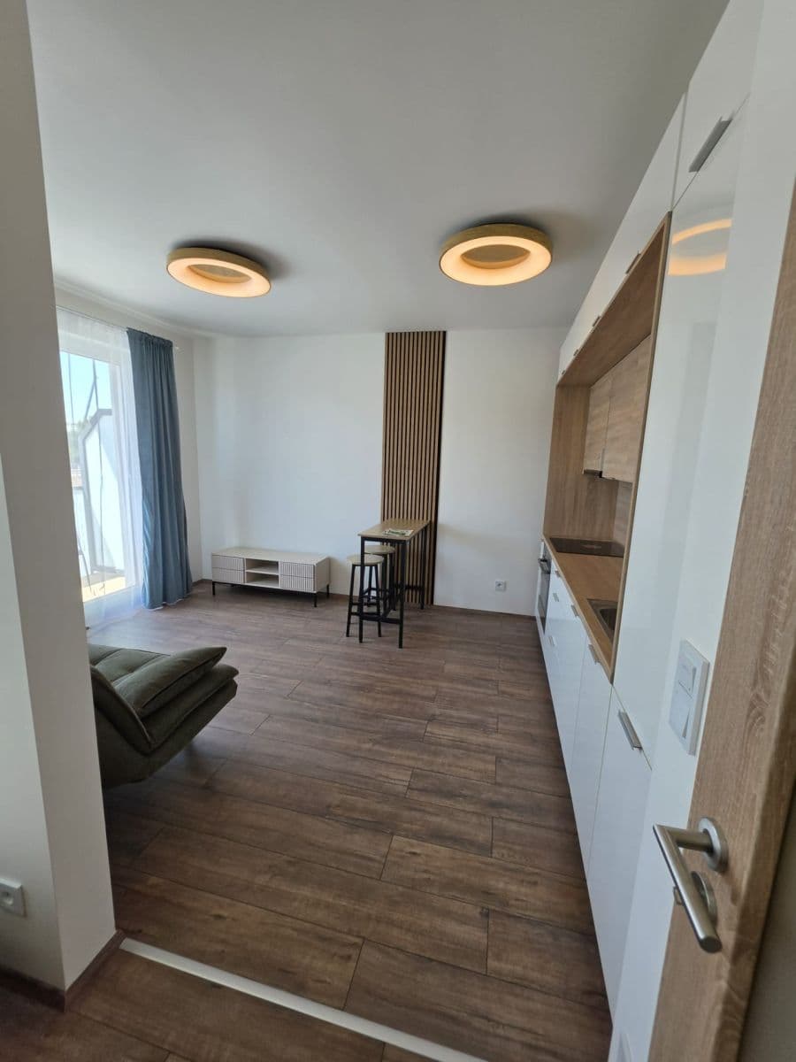 Prenájom bytu 1-izbový 32 m², Arnošta Staňka, Praha, Praha Prenájom bytu 1-izbový 32 m², Arnošta Staňka, Praha, Praha