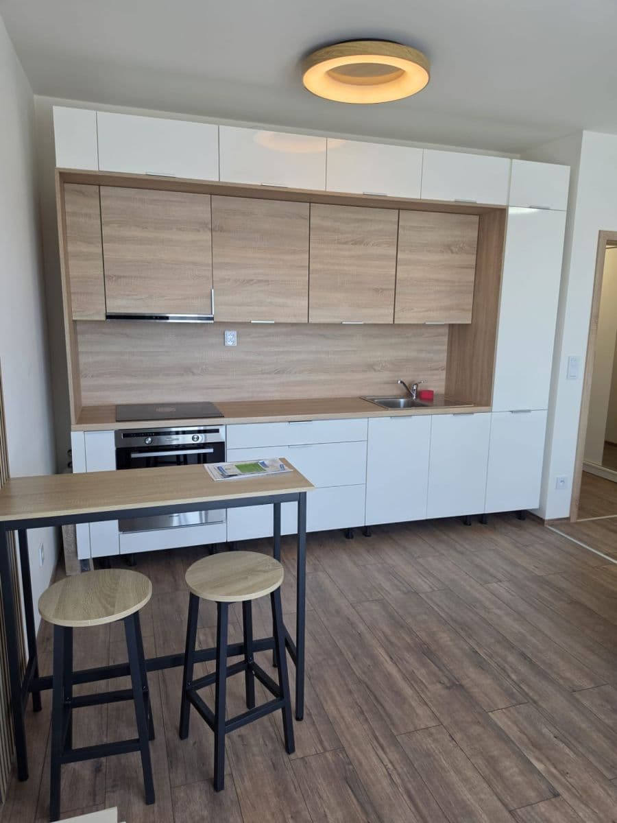 Prenájom bytu 1-izbový 32 m², Arnošta Staňka, Praha, Praha Prenájom bytu 1-izbový 32 m², Arnošta Staňka, Praha, Praha