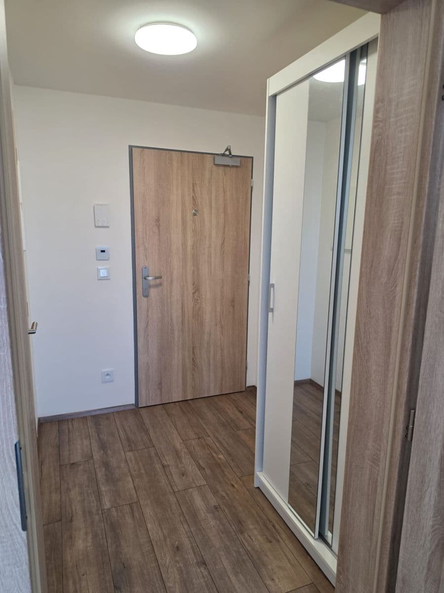 Prenájom bytu 1-izbový 32 m², Arnošta Staňka, Praha, Praha Prenájom bytu 1-izbový 32 m², Arnošta Staňka, Praha, Praha