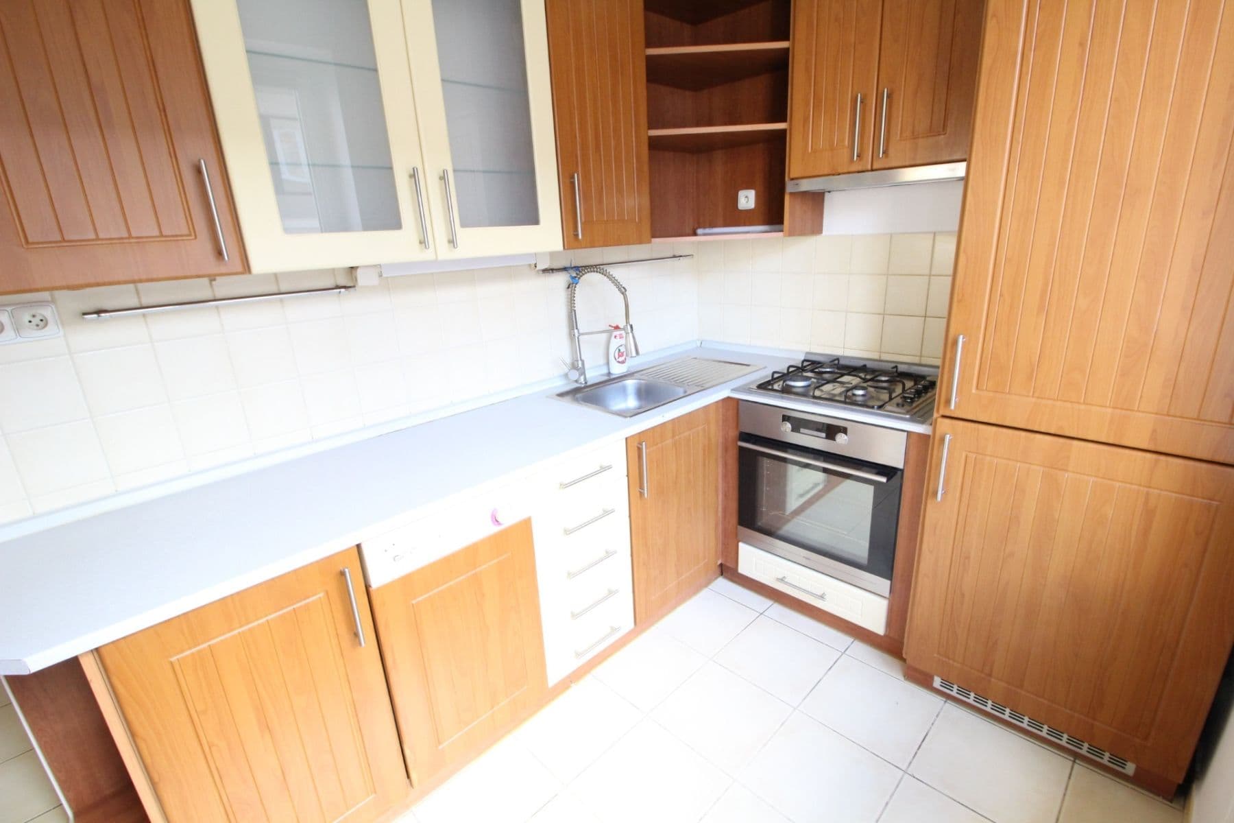 Prenájom bytu 2-izbový 53 m², Kafkova, Praha, Praha Prenájom bytu 2-izbový 53 m², Kafkova, Praha, Praha