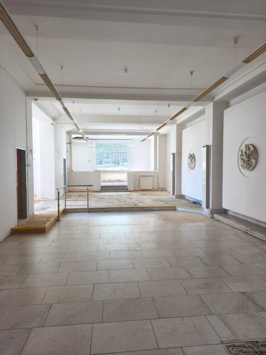 Prenájom nebytového priestoru 187 m², náměstí T. G. Masaryka, Sedlčany, Středočeský kraj Prenájom nebytového priestoru 187 m², náměstí T. G. Masaryka, Sedlčany, Středočeský kraj