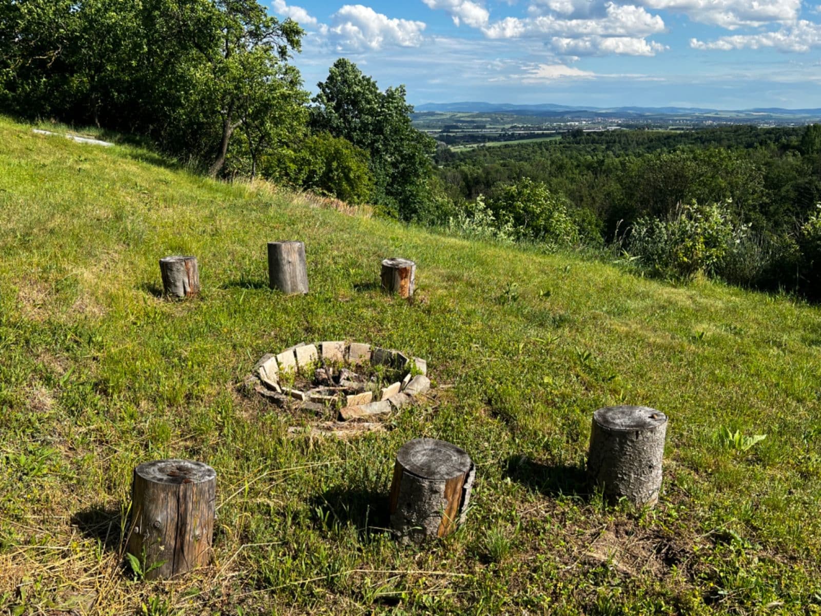 Predaj rekreačného objektu 40 m², pozemek 1.440 m², Kudlovice, Zlínský kraj Predaj rekreačného objektu 40 m², pozemek 1.440 m², Kudlovice, Zlínský kraj