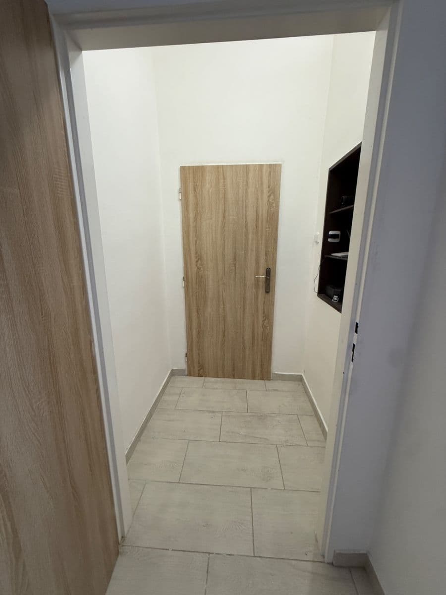 Prenájom bytu 3-izbový 51 m², Hrdinů, Horoměřice, Středočeský kraj Prenájom bytu 3-izbový 51 m², Hrdinů, Horoměřice, Středočeský kraj