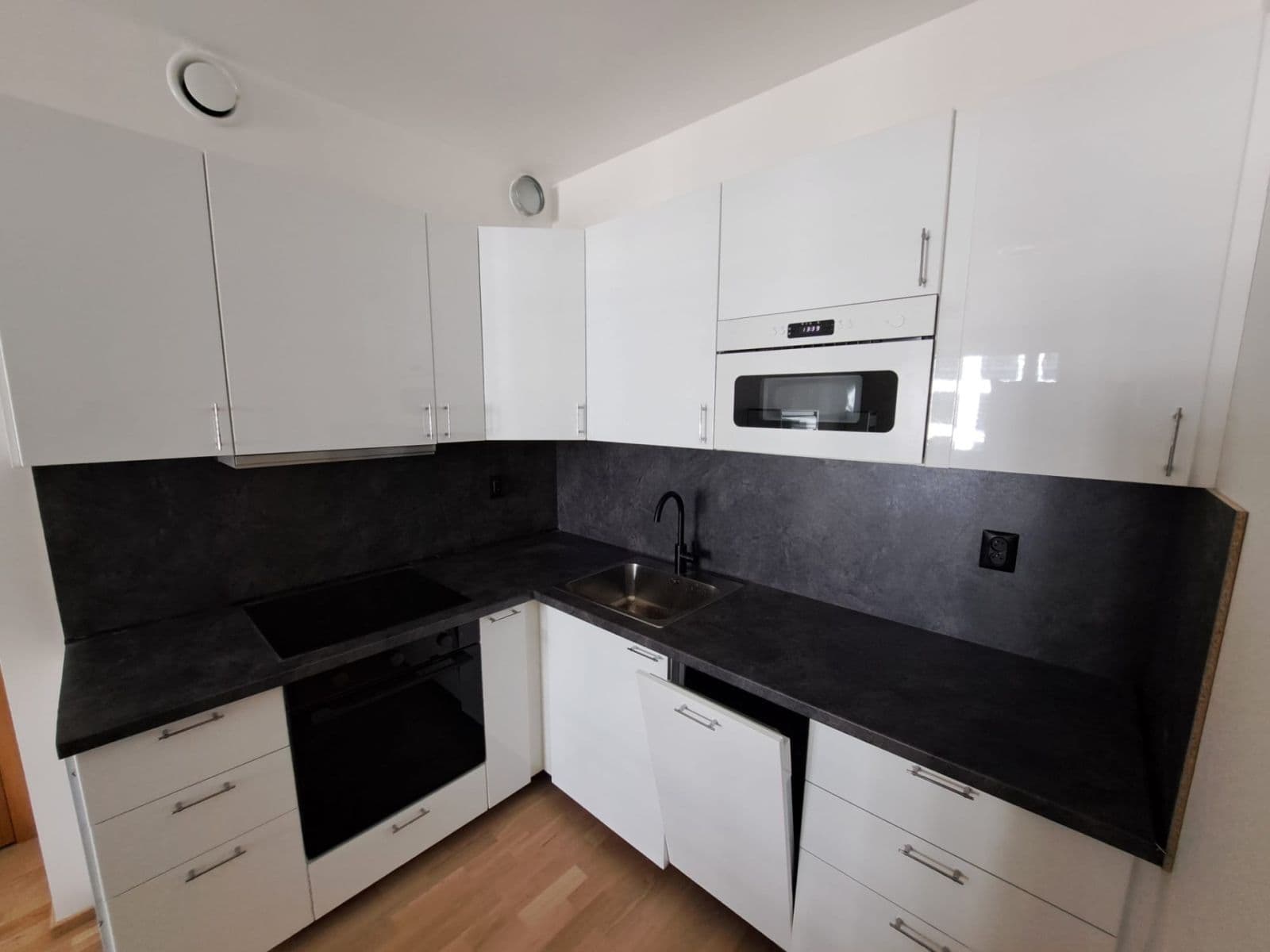 Prenájom bytu 2-izbový 45 m², Budovcova, Praha, Praha Prenájom bytu 2-izbový 45 m², Budovcova, Praha, Praha