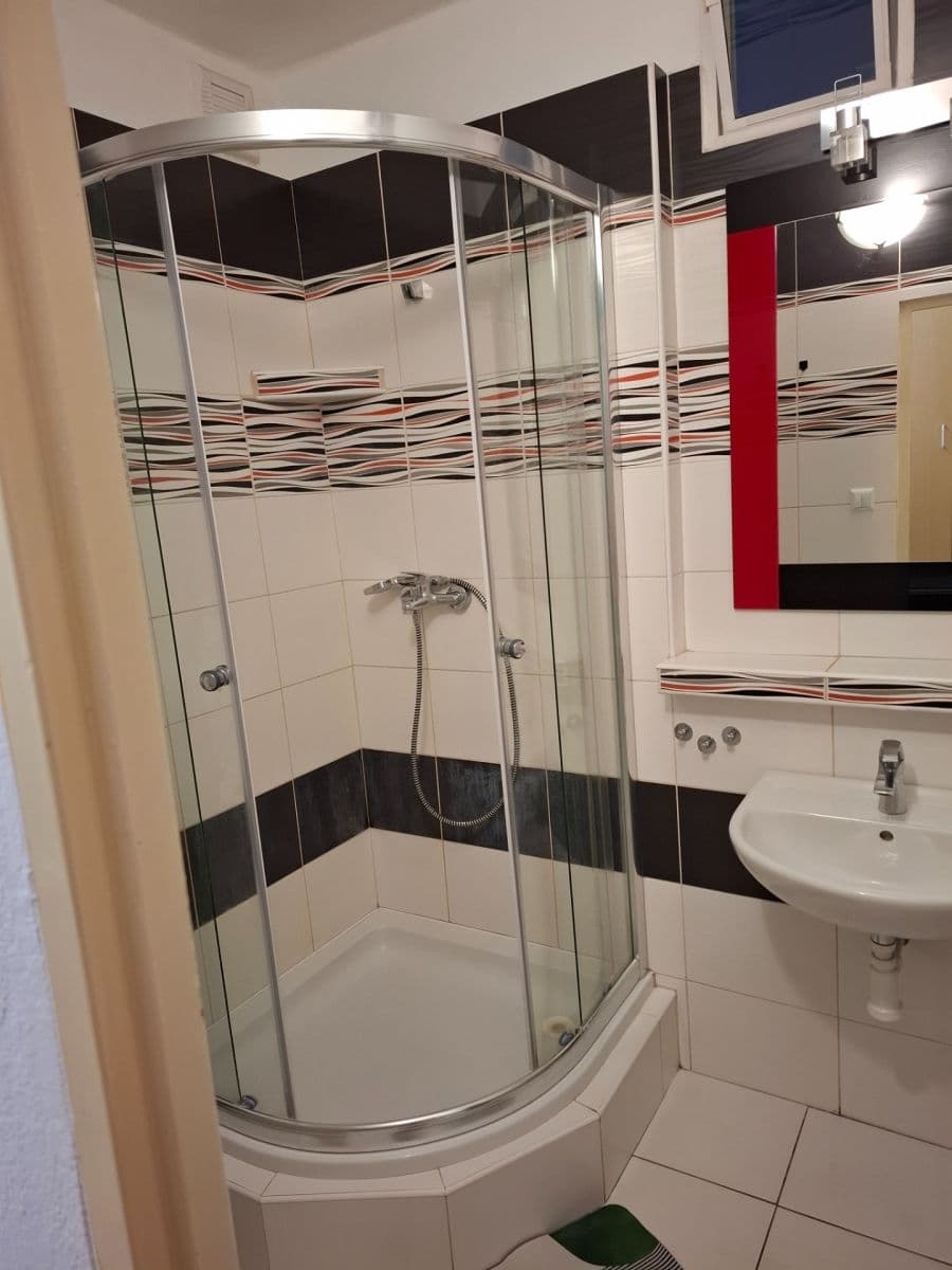 Prenájom bytu 2-izbový 47 m², Astrová, Ružinov, Bratislavský kraj Prenájom bytu 2-izbový 47 m², Astrová, Ružinov, Bratislavský kraj