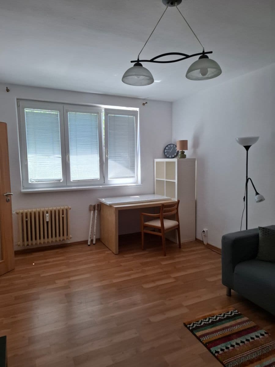 Prenájom bytu 2-izbový 47 m², Astrová, Ružinov, Bratislavský kraj Prenájom bytu 2-izbový 47 m², Astrová, Ružinov, Bratislavský kraj