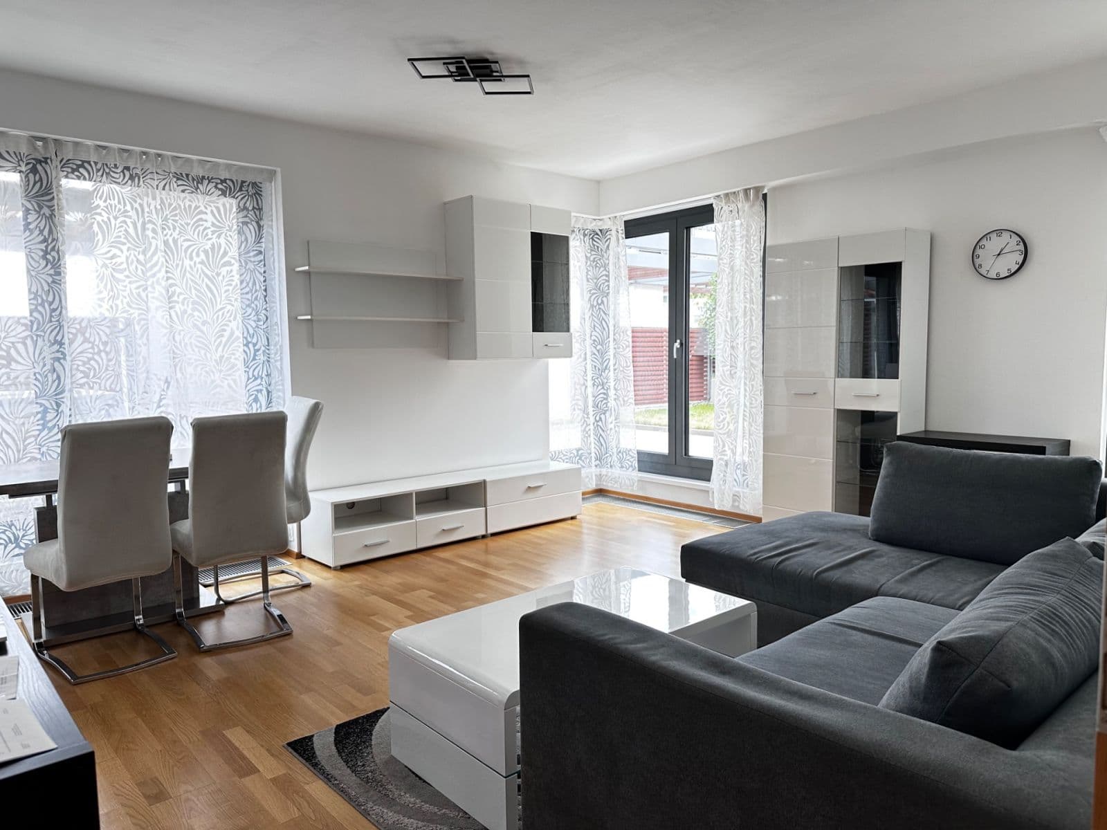 Prenájom bytu 2-izbový 61 m², Olšanská, Praha, Praha Prenájom bytu 2-izbový 61 m², Olšanská, Praha, Praha