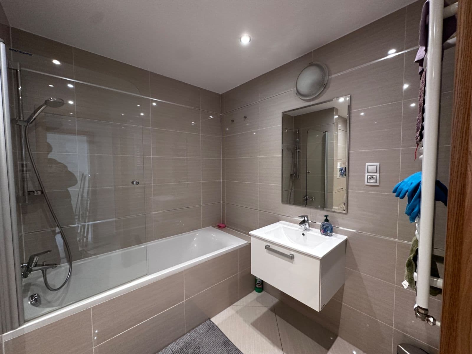 Prenájom bytu 2-izbový 61 m², Olšanská, Praha, Praha Prenájom bytu 2-izbový 61 m², Olšanská, Praha, Praha