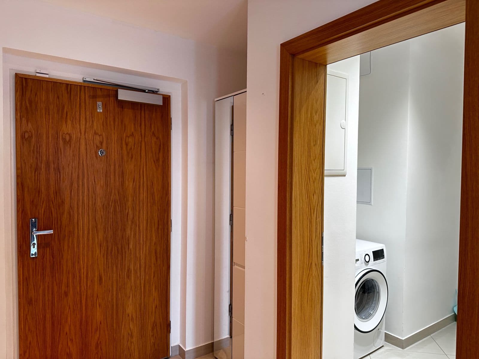 Prenájom bytu 2-izbový 61 m², Olšanská, Praha, Praha Prenájom bytu 2-izbový 61 m², Olšanská, Praha, Praha
