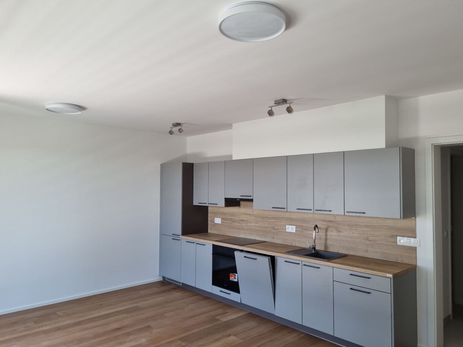 Prenájom bytu 2-izbový 60 m², Pod Krocínkou, Praha, Praha Prenájom bytu 2-izbový 60 m², Pod Krocínkou, Praha, Praha