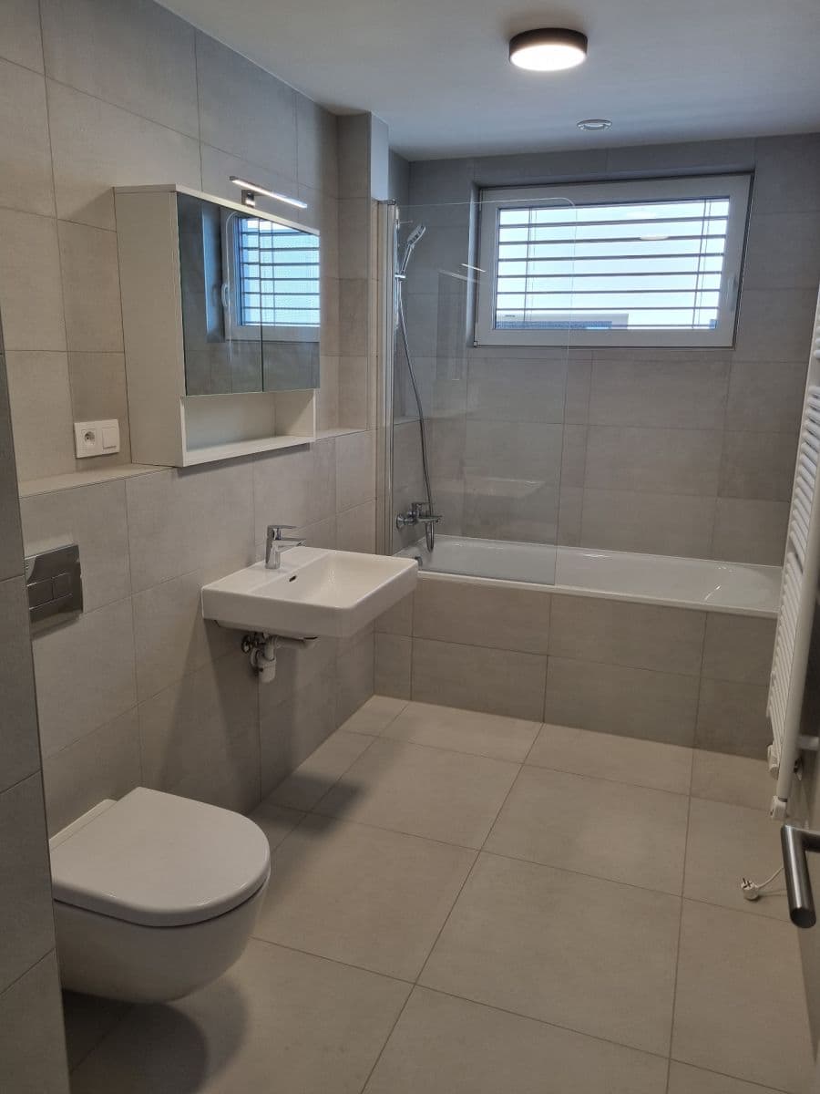 Prenájom bytu 2-izbový 60 m², Pod Krocínkou, Praha, Praha Prenájom bytu 2-izbový 60 m², Pod Krocínkou, Praha, Praha