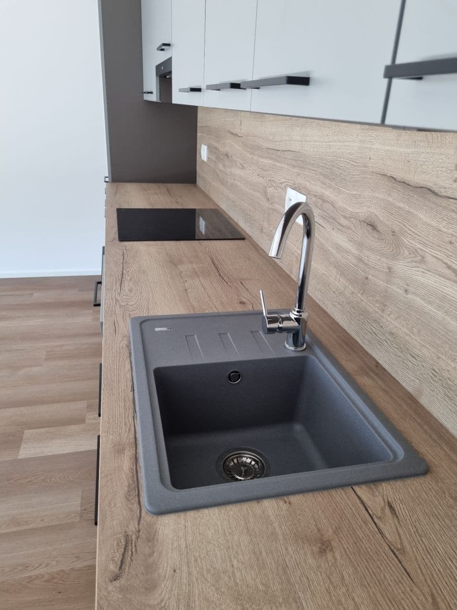 Prenájom bytu 2-izbový 60 m², Pod Krocínkou, Praha, Praha Prenájom bytu 2-izbový 60 m², Pod Krocínkou, Praha, Praha