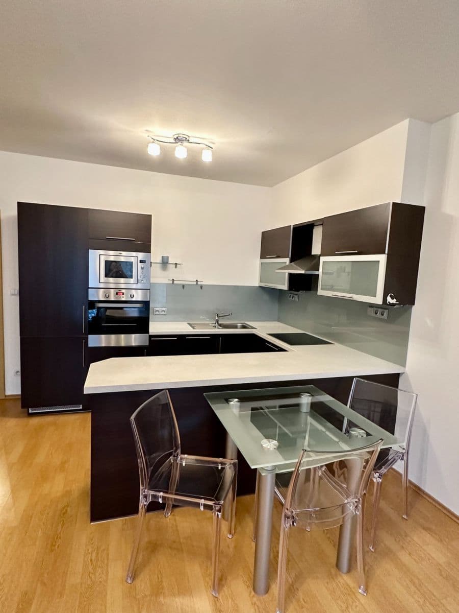 Prenájom bytu 2-izbový 73 m², Panuškova, Praha, Praha Prenájom bytu 2-izbový 73 m², Panuškova, Praha, Praha