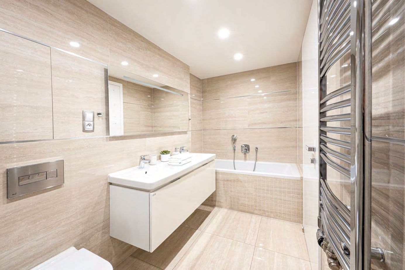 Prenájom bytu 4-izbový 132 m², Olšanská, Praha, Praha Prenájom bytu 4-izbový 132 m², Olšanská, Praha, Praha