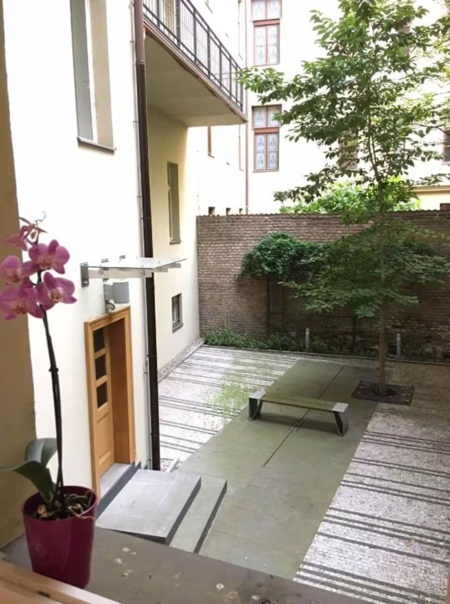 Prenájom bytu 1-izbový 37 m², Všehrdova, Praha, Praha Prenájom bytu 1-izbový 37 m², Všehrdova, Praha, Praha