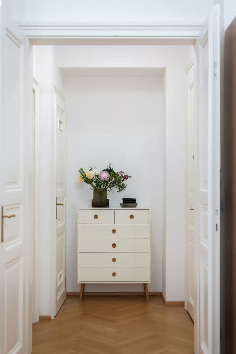 Prenájom bytu 1-izbový 37 m², Všehrdova, Praha, Praha Prenájom bytu 1-izbový 37 m², Všehrdova, Praha, Praha