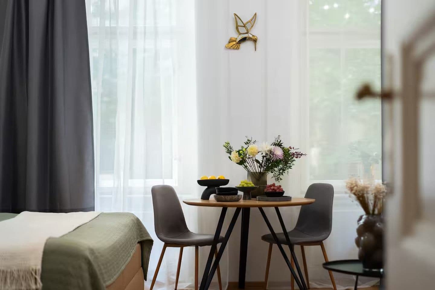 Prenájom bytu 1-izbový 37 m², Všehrdova, Praha, Praha Prenájom bytu 1-izbový 37 m², Všehrdova, Praha, Praha