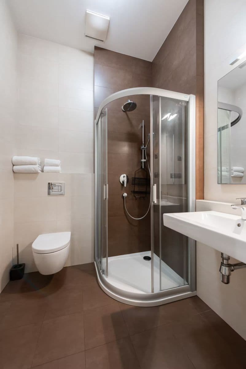 Prenájom bytu 1-izbový 37 m², Všehrdova, Praha, Praha Prenájom bytu 1-izbový 37 m², Všehrdova, Praha, Praha