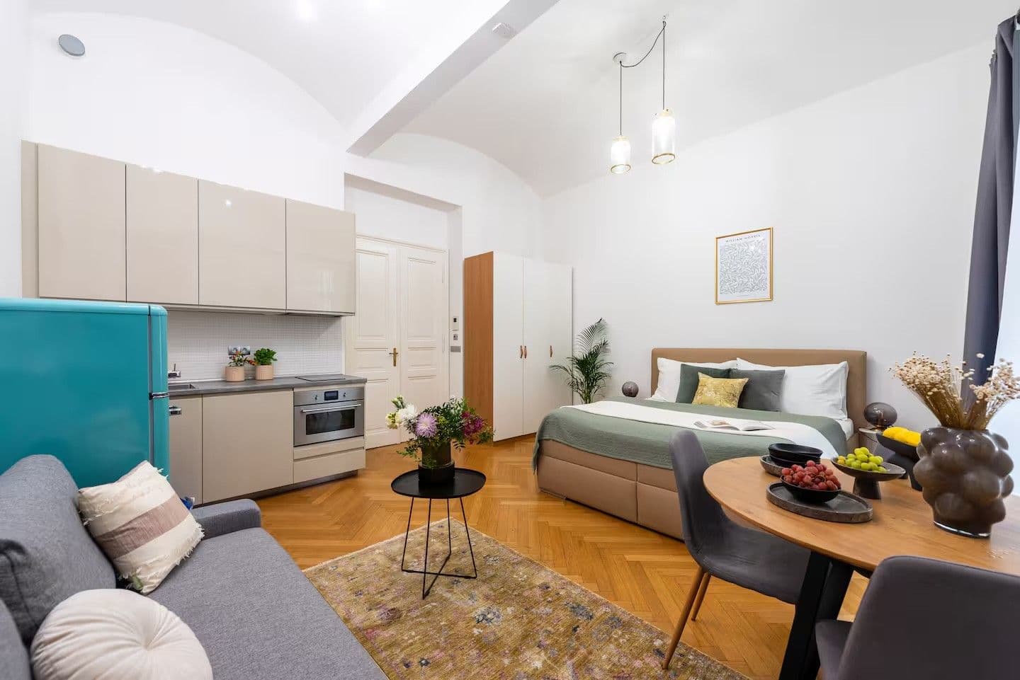 Prenájom bytu 1-izbový 37 m², Všehrdova, Praha, Praha Prenájom bytu 1-izbový 37 m², Všehrdova, Praha, Praha