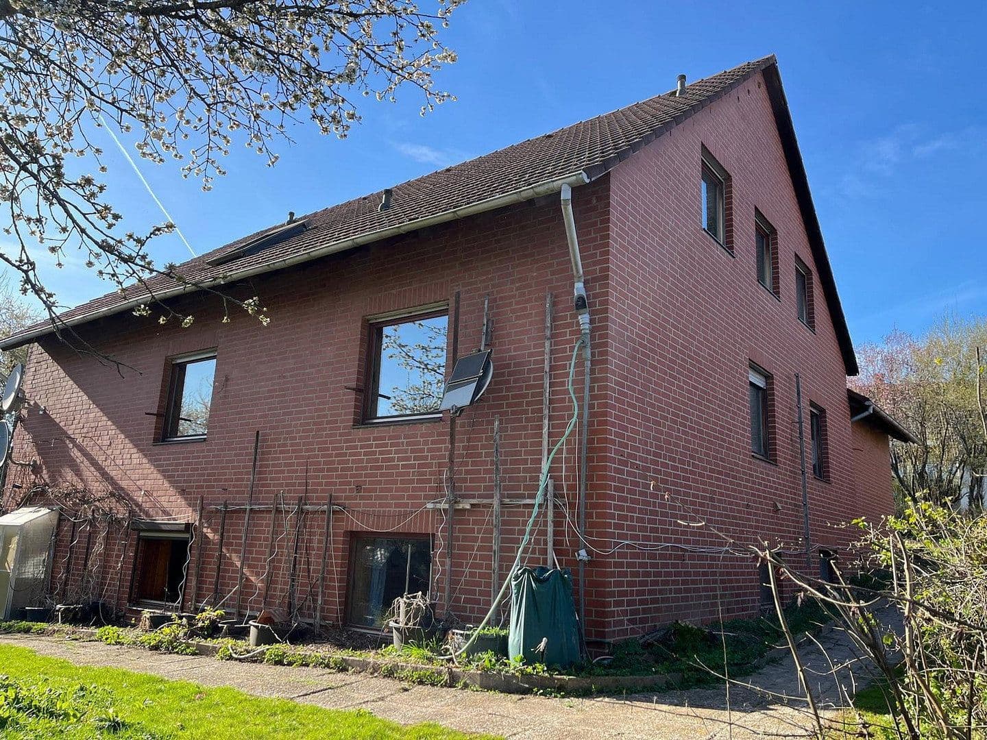 Predaj domu 279 m², pozemek 1.600 m², Haspel 13, Gleichen, Dolné Sasko Predaj domu 279 m², pozemek 1.600 m², Haspel 13, Gleichen, Dolné Sasko