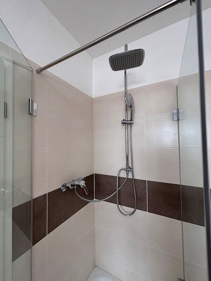 Prenájom bytu 7-izbový 175 m², Gilching, Bavorsko Prenájom bytu 7-izbový 175 m², Gilching, Bavorsko