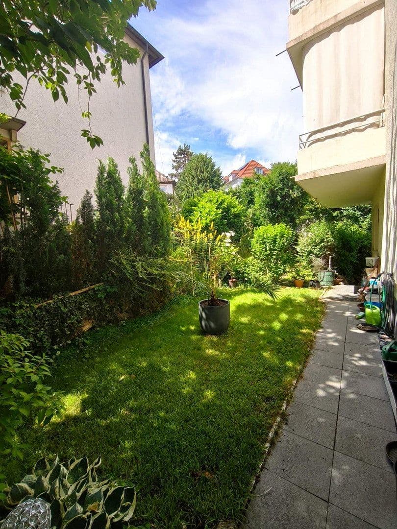 Predaj bytu 4-izbový 93 m², Stuttgart, Bádensko-Wurttembersko Predaj bytu 4-izbový 93 m², Stuttgart, Bádensko-Wurttembersko