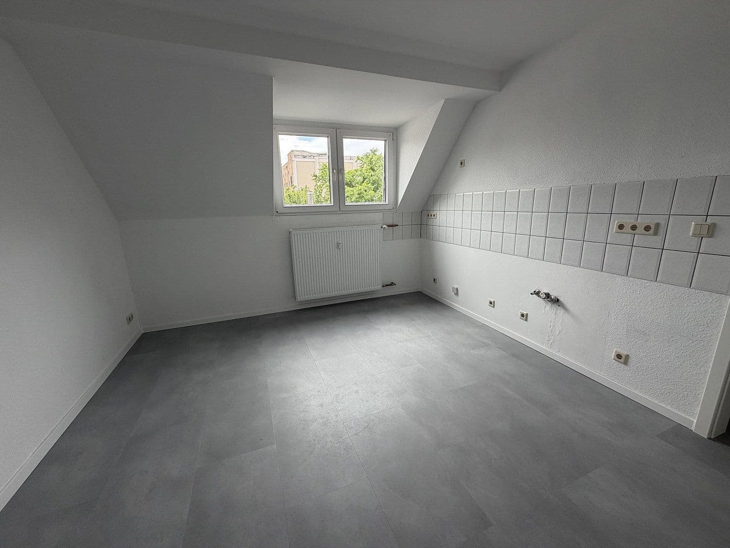 Prenájom bytu 3-izbový 83 m², Von-der-Mark-Str. 37, Duisburg, Severné Porýnie - Westfálsko Prenájom bytu 3-izbový 83 m², Von-der-Mark-Str. 37, Duisburg, Severné Porýnie - Westfálsko