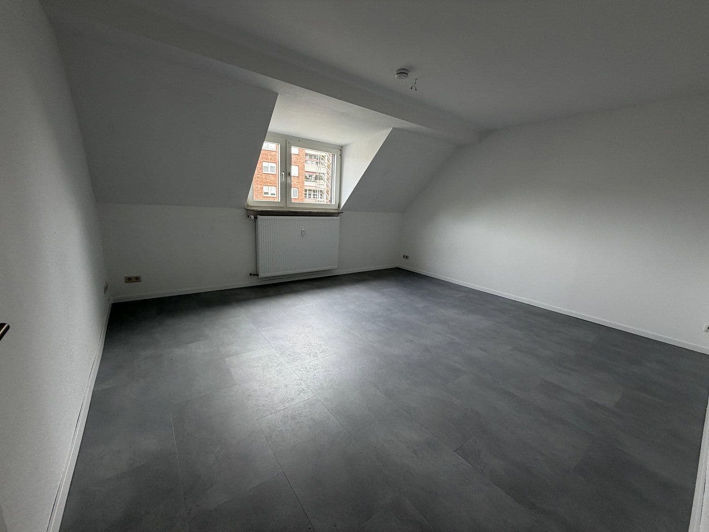 Prenájom bytu 3-izbový 83 m², Von-der-Mark-Str. 37, Duisburg, Severné Porýnie - Westfálsko Prenájom bytu 3-izbový 83 m², Von-der-Mark-Str. 37, Duisburg, Severné Porýnie - Westfálsko