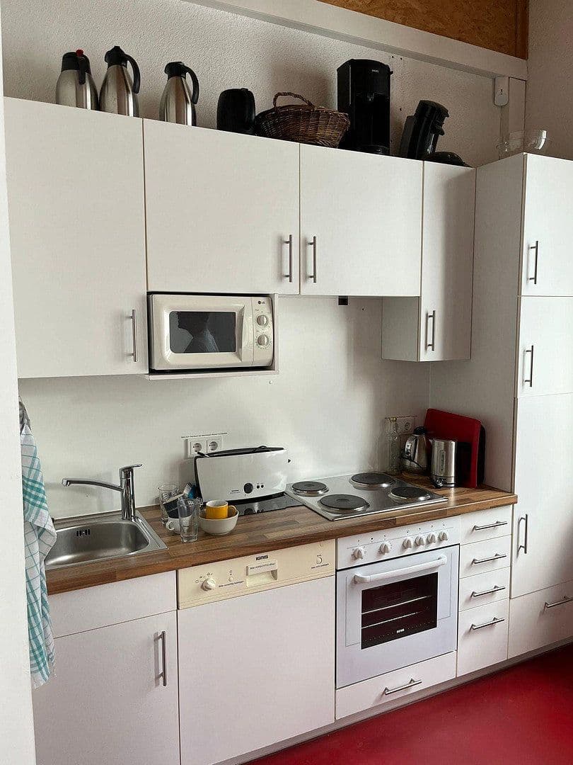 Prenájom kancelárie 360 m², Hohenzollernstr. 111, Pforzheim, Bádensko-Wurttembersko Prenájom kancelárie 360 m², Hohenzollernstr. 111, Pforzheim, Bádensko-Wurttembersko