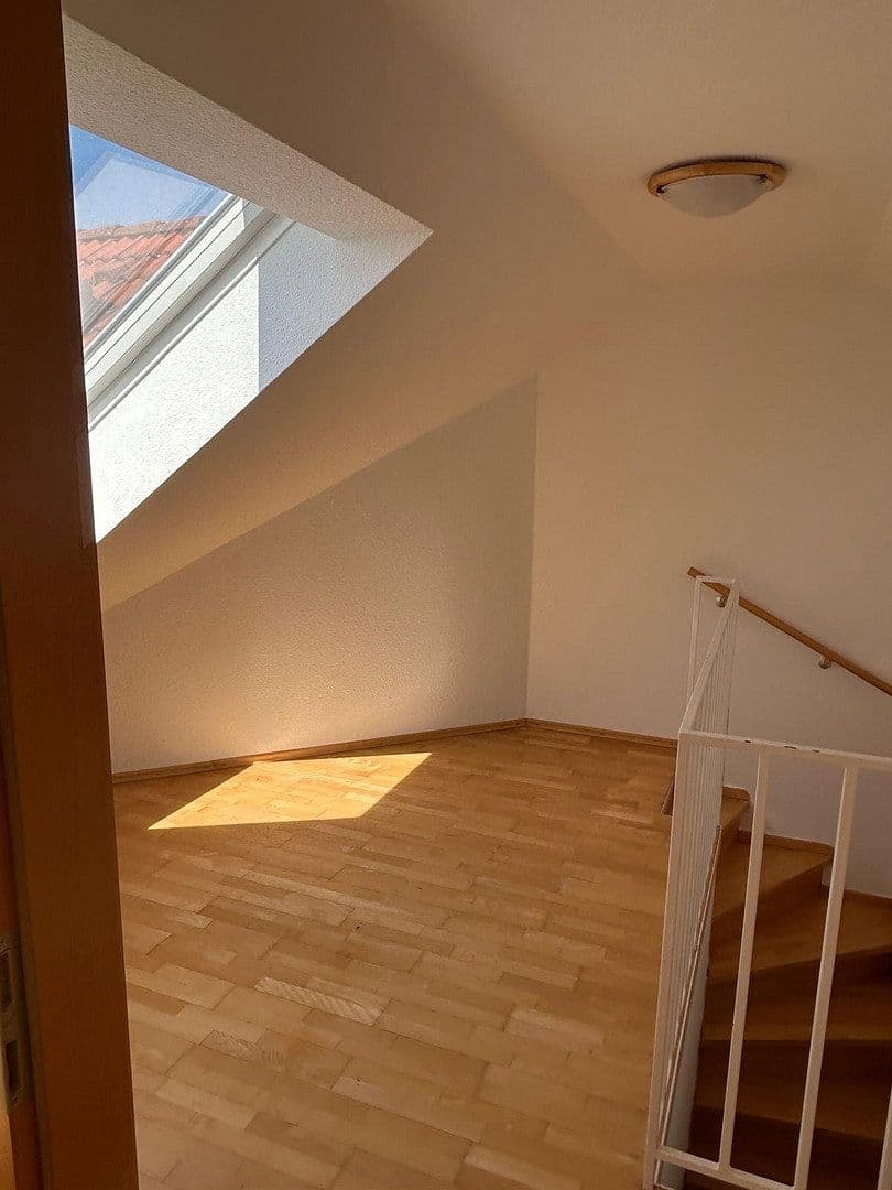 Predaj bytu 4-izbový 90 m², Clara-Schumann-Straße 34, Schwieberdingen, Bádensko-Wurttembersko Predaj bytu 4-izbový 90 m², Clara-Schumann-Straße 34, Schwieberdingen, Bádensko-Wurttembersko