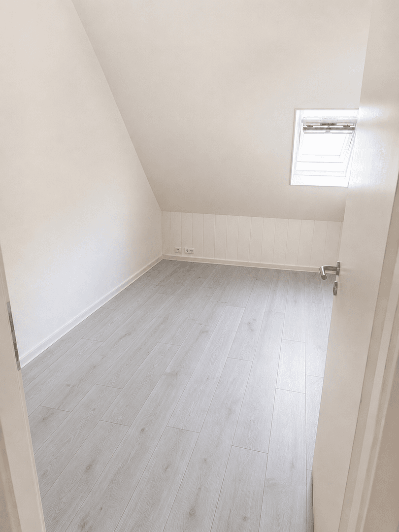 Prenájom bytu 4-izbový 98 m², Peter-Siemeister-Straße, Neuwied, Porýnie-Falcko Prenájom bytu 4-izbový 98 m², Peter-Siemeister-Straße, Neuwied, Porýnie-Falcko