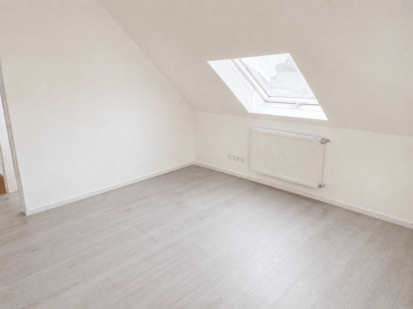 Prenájom bytu 4-izbový 98 m², Peter-Siemeister-Straße, Neuwied, Porýnie-Falcko Prenájom bytu 4-izbový 98 m², Peter-Siemeister-Straße, Neuwied, Porýnie-Falcko