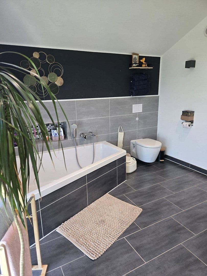 Predaj domu 193 m², pozemek 563 m², Raphaelstraße 1a, Dentlein am Forst, Bavorsko Predaj domu 193 m², pozemek 563 m², Raphaelstraße 1a, Dentlein am Forst, Bavorsko