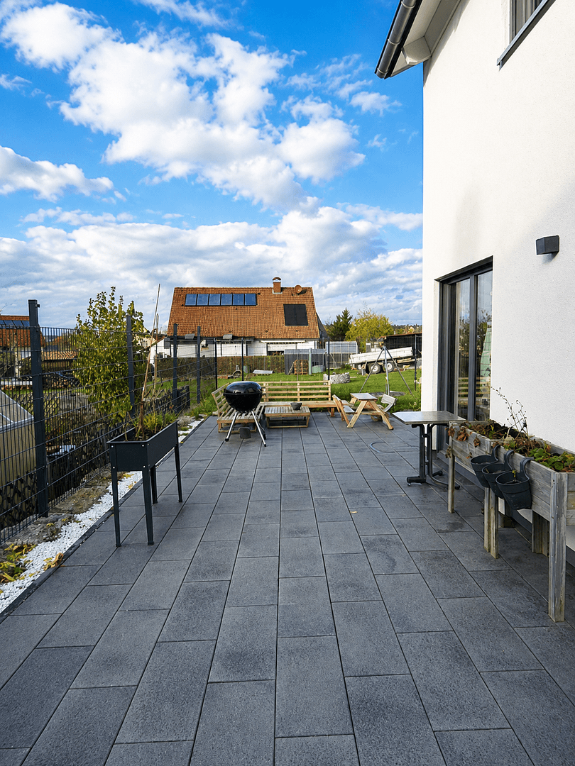 Predaj domu 193 m², pozemek 563 m², Raphaelstraße 1a, Dentlein am Forst, Bavorsko Predaj domu 193 m², pozemek 563 m², Raphaelstraße 1a, Dentlein am Forst, Bavorsko