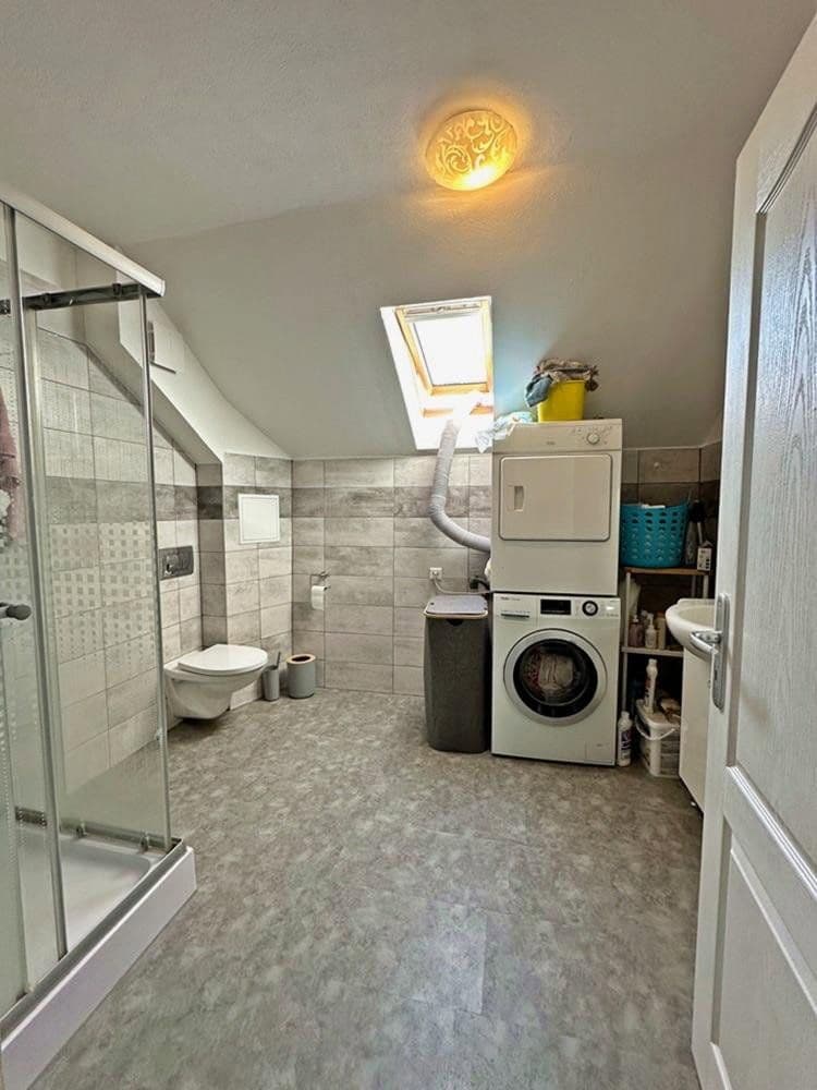 Prenájom bytu 5-izbový 122 m², Bahnhofstraße 14, Dußlingen, Bádensko-Wurttembersko Prenájom bytu 5-izbový 122 m², Bahnhofstraße 14, Dußlingen, Bádensko-Wurttembersko