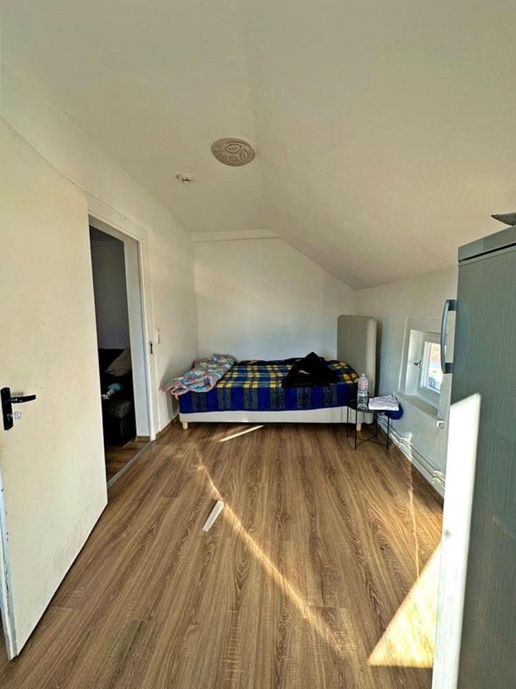 Prenájom bytu 5-izbový 122 m², Bahnhofstraße 14, Dußlingen, Bádensko-Wurttembersko Prenájom bytu 5-izbový 122 m², Bahnhofstraße 14, Dußlingen, Bádensko-Wurttembersko