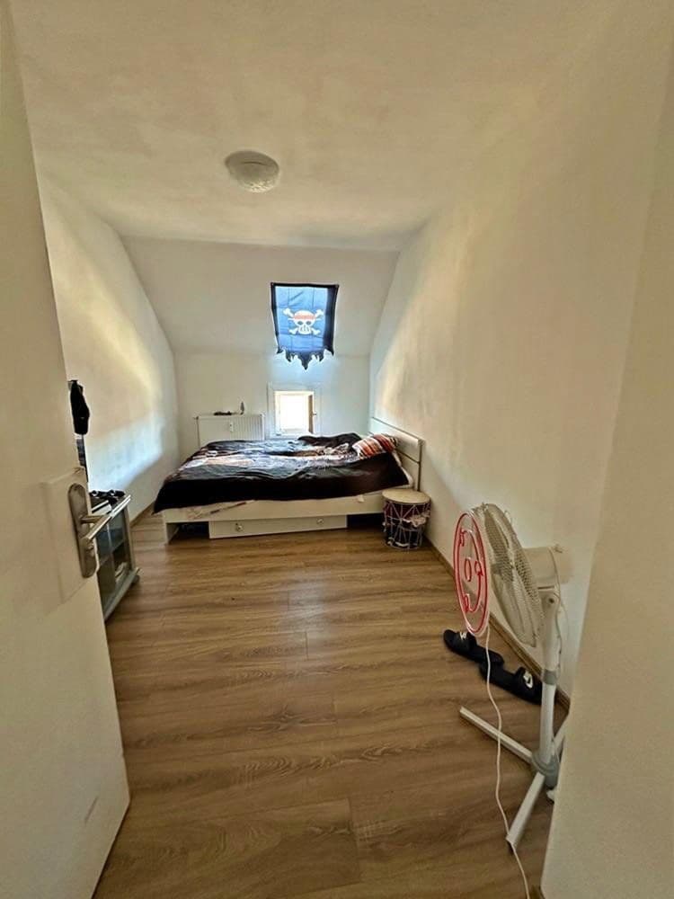 Prenájom bytu 5-izbový 122 m², Bahnhofstraße 14, Dußlingen, Bádensko-Wurttembersko Prenájom bytu 5-izbový 122 m², Bahnhofstraße 14, Dußlingen, Bádensko-Wurttembersko